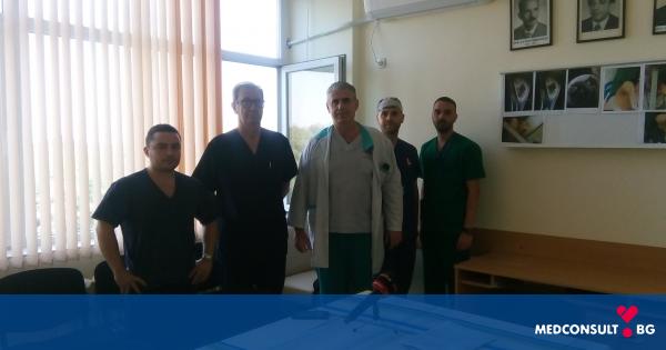 В УМБАЛ „Свети Георги“ отстраниха голям костен тумор, образувал се в опасна близост до лъчевия нерв на пациентка