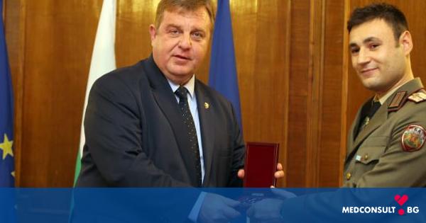 Трима лекари получиха награди за принос към отбраната