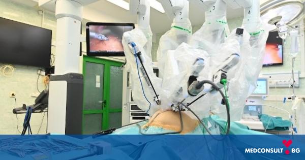 Проф. д-р Красимир Иванов извърши първата хирургическа интервенция с робот Da Vinci Xi във Варна
