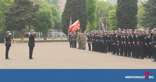 Бъдещи военни лекари участваха в честванията за 6 май